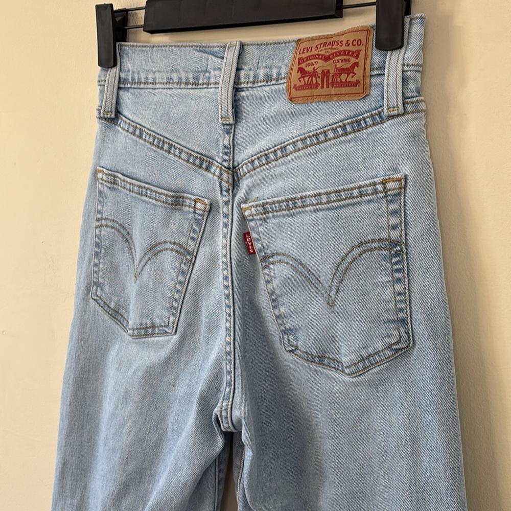 Levi’s Ribcage Bell Sits Well Together Light Wash Size 24 - Picture 10 of 14